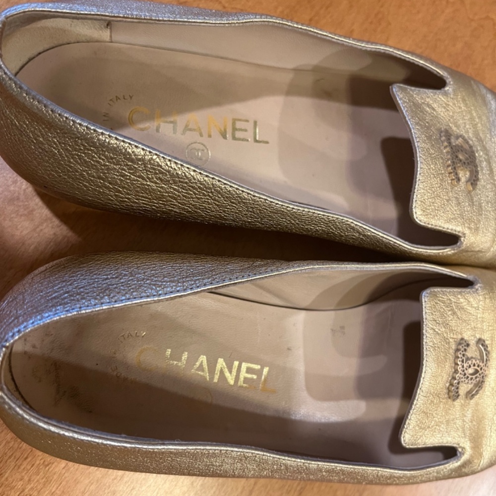 CHANEL Metallic Gold Leather Loafers with CC Logo FINAL SALE!!! NO LOW BALLERS! - Picture 8 of 8